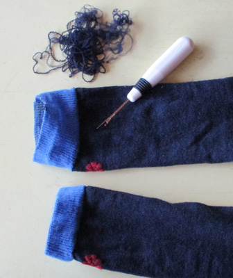 wool-nylon socks cuff un-hemmed